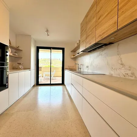 Modern 2-bed Capanes Del Golf * Benahavís